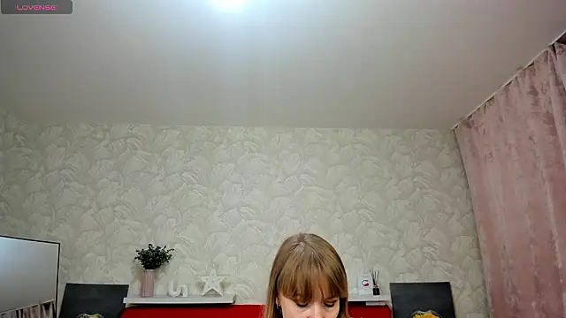 دردشة KattyPeachX الجنسية المباشرة