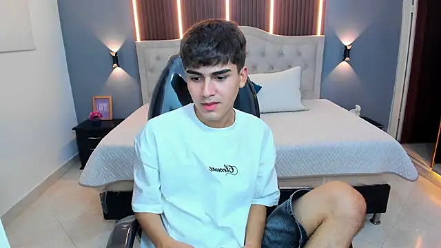 Tommy18__n Live XXX chat