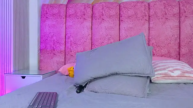 แชท XXX สดของ emmacurvy