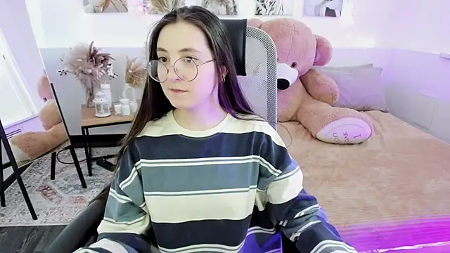 VirtuallVoyant élő XXX-chatje