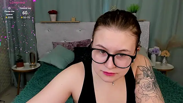 MilanaXHoney: απευθείας συνομιλία ΧΧΧ