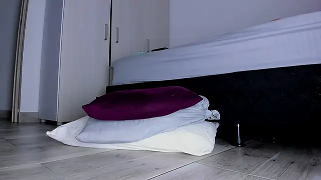 Skarleth69's Live XXX Chat