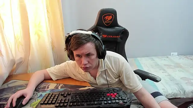 iliaskrislove 现场XXX聊天