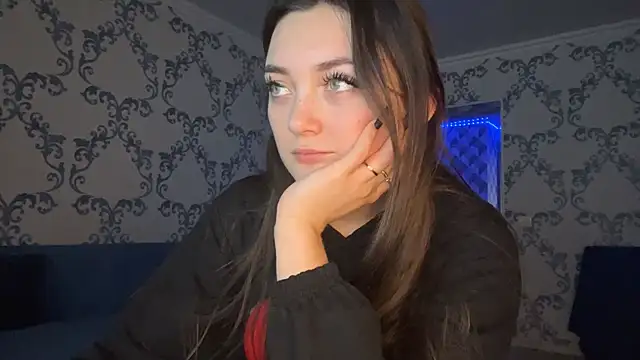 Онлайн чат XXX TwotyBright