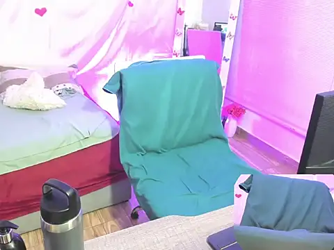 Chat +18 de Nyomi_browm ao vivo