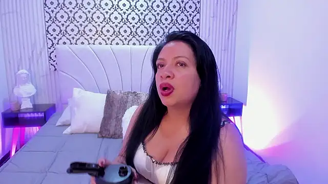 Онлайн чат XXX Renatta_Milly