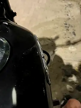 Pertunjukan Kamera Web Datoka_adrenaline