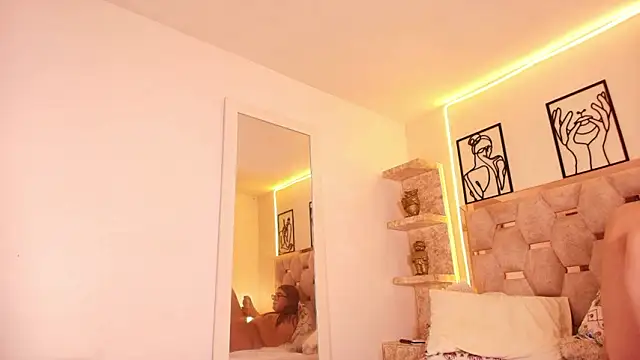 Aphrodite_Meow Show Webcam