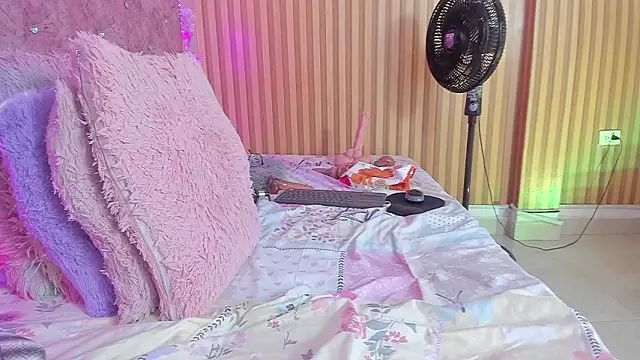 violet_taylor_ 现场XXX聊天