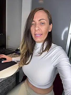 Chat XXX ao vivo de DivineAmely