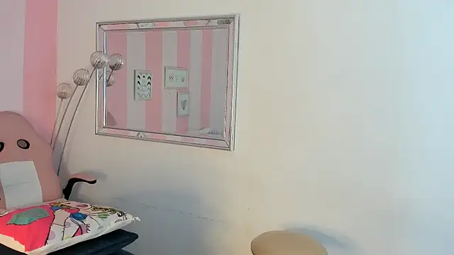 Amaia_Monroe Show in webcam