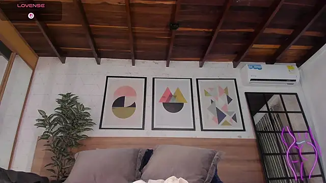 Chat +18 de MiaKay1 ao vivo