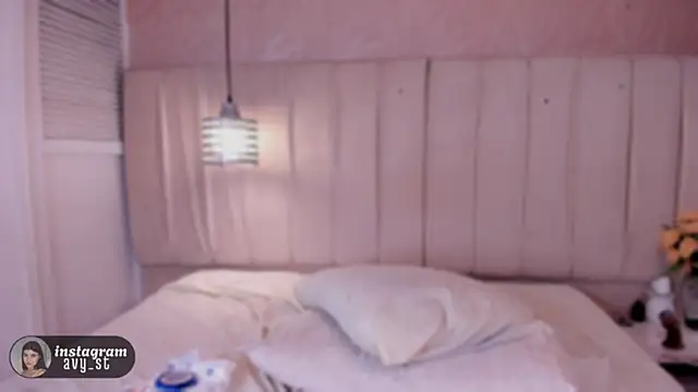 avy_st élő XXX-chatje