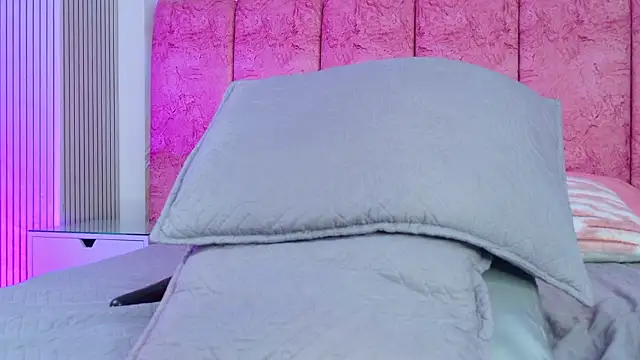 emmacurvyのライブXXXチャット