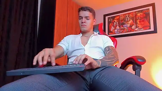 แชท XXX สดของ ALPHA_DOMINUS_