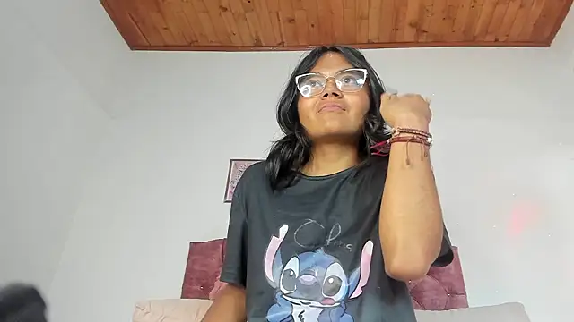 luna_velveth Adlı Modelin Canlı XXX Sohbeti