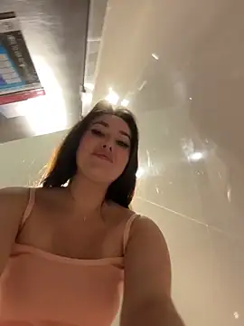 KiraSunshine élő XXX-chatje