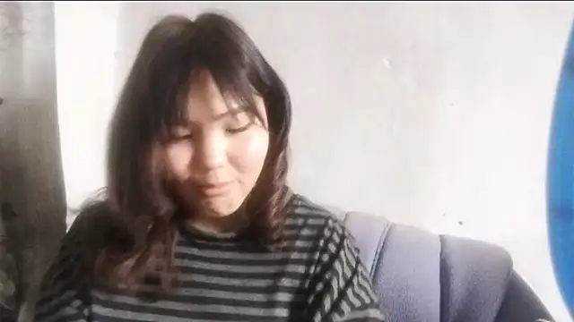 Chat XXX en directo de MollyAsian