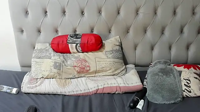 Pertunjukan Kamera Web DarkBubble09