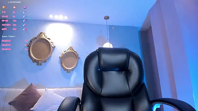 TaraLawrence's Live XXX Chat