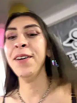 Sara_Davina: διαδικτυακό σόου στην κάμερα