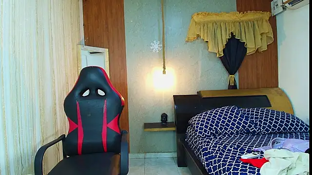 Živý XXX chat kim_curlyy