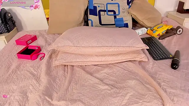 vahiolet_fuentes 网络视讯表演