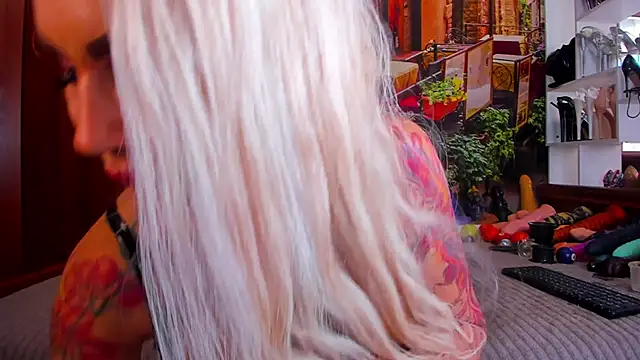 XXX chat uživo modela NikkaHOTx