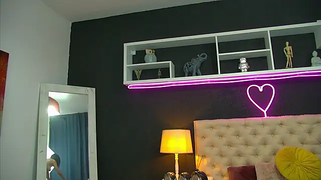 TaniaKaverinaのライブXXXチャット