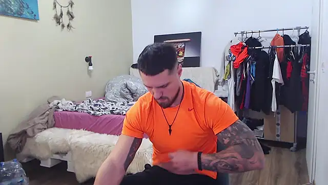 Tiberius_hunk Adlı Modelin Canlı XXX Sohbeti