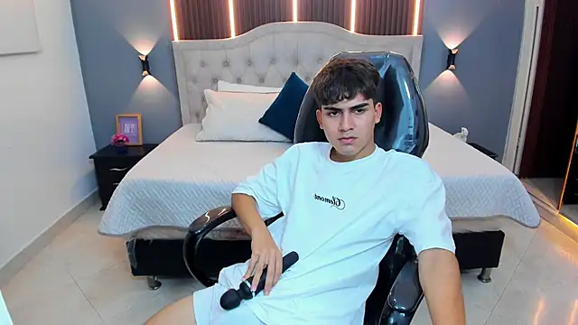 Tommy18__: απευθείας συνομιλία ΧΧΧ