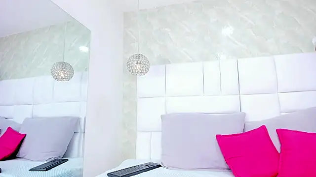 Онлайн чат XXX violeta_ruizz