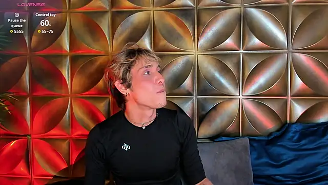 Chatroom XXX en direct de DannyParker_