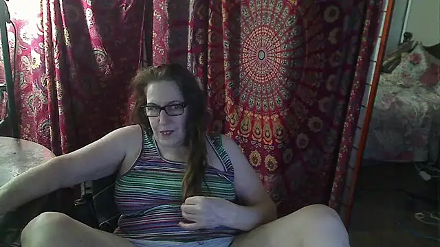 Ireallysquirt élő XXX-chatje