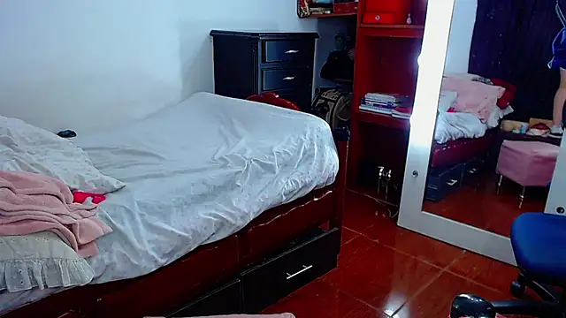 Chat +18 de MariamGray1 ao vivo