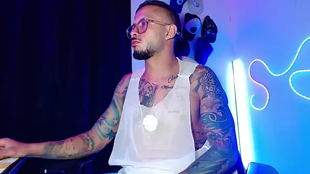 Онлайн чат XXX sebastian_horny