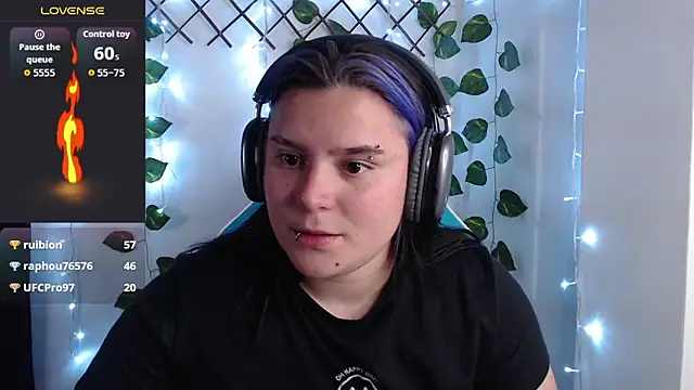 Chat +18 de Nika_1_ ao vivo