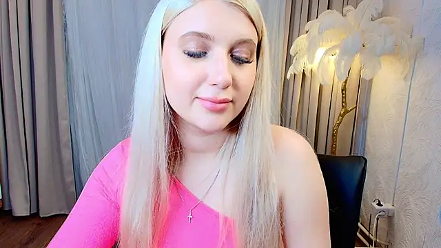 Evacadooo 网络视讯表演