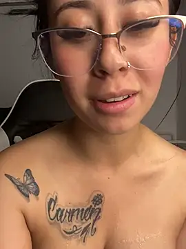 Chat +18 de SoyZoee_ ao vivo