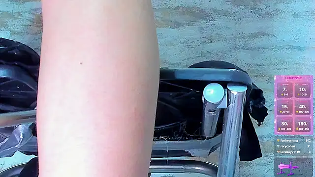 Chat +18 de Amelia_Myers ao vivo