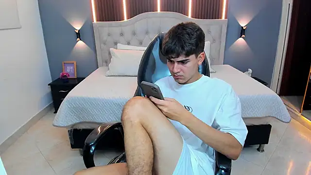 Czat XXX na żywo – Tommy18__