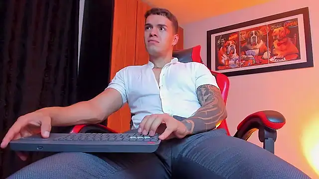 ALPHA_DOMINUS_ élő XXX-chatje