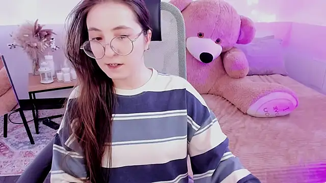 VirtuallVoyantのライブXXXチャット