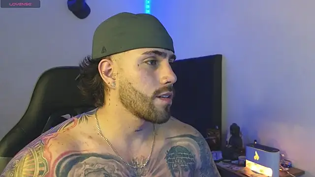 Ades_Lowe Chat XXX live