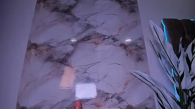 CalyselenのライブXXXチャット