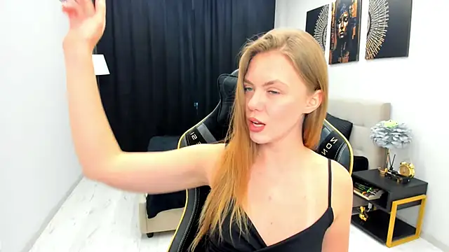 Strawberrye élő XXX-chatje