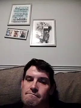 Hixxy_1025: διαδικτυακό σόου στην κάμερα