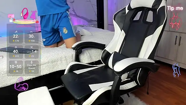 Saimonvela Adlı Modelin Canlı XXX Sohbeti