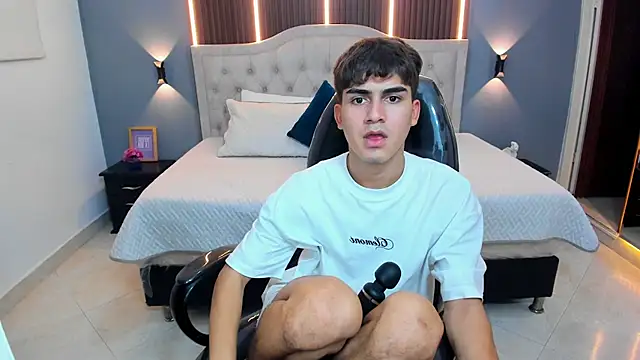 Tommy18__ – Live XXX-chat