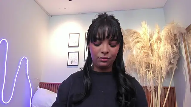 MIAROGGERSS: онлайн-секс-чат